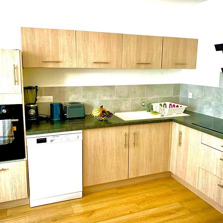 L Indemodable Renove Spacieux Et Lumineux Avec 2 Chambres サールブール エクステリア 写真
