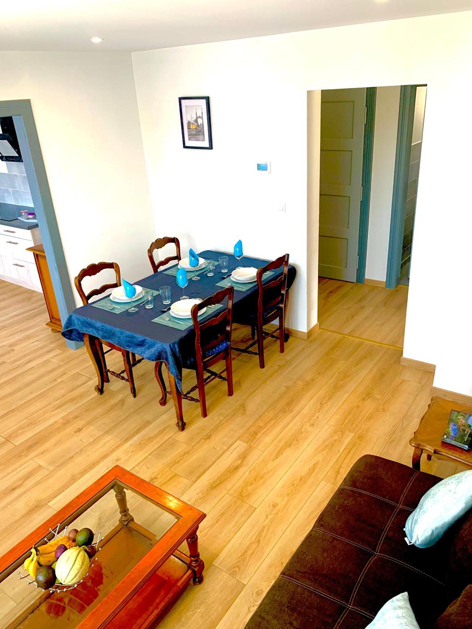 L Indemodable Renove Spacieux Et Lumineux Avec 2 Chambres サールブール エクステリア 写真